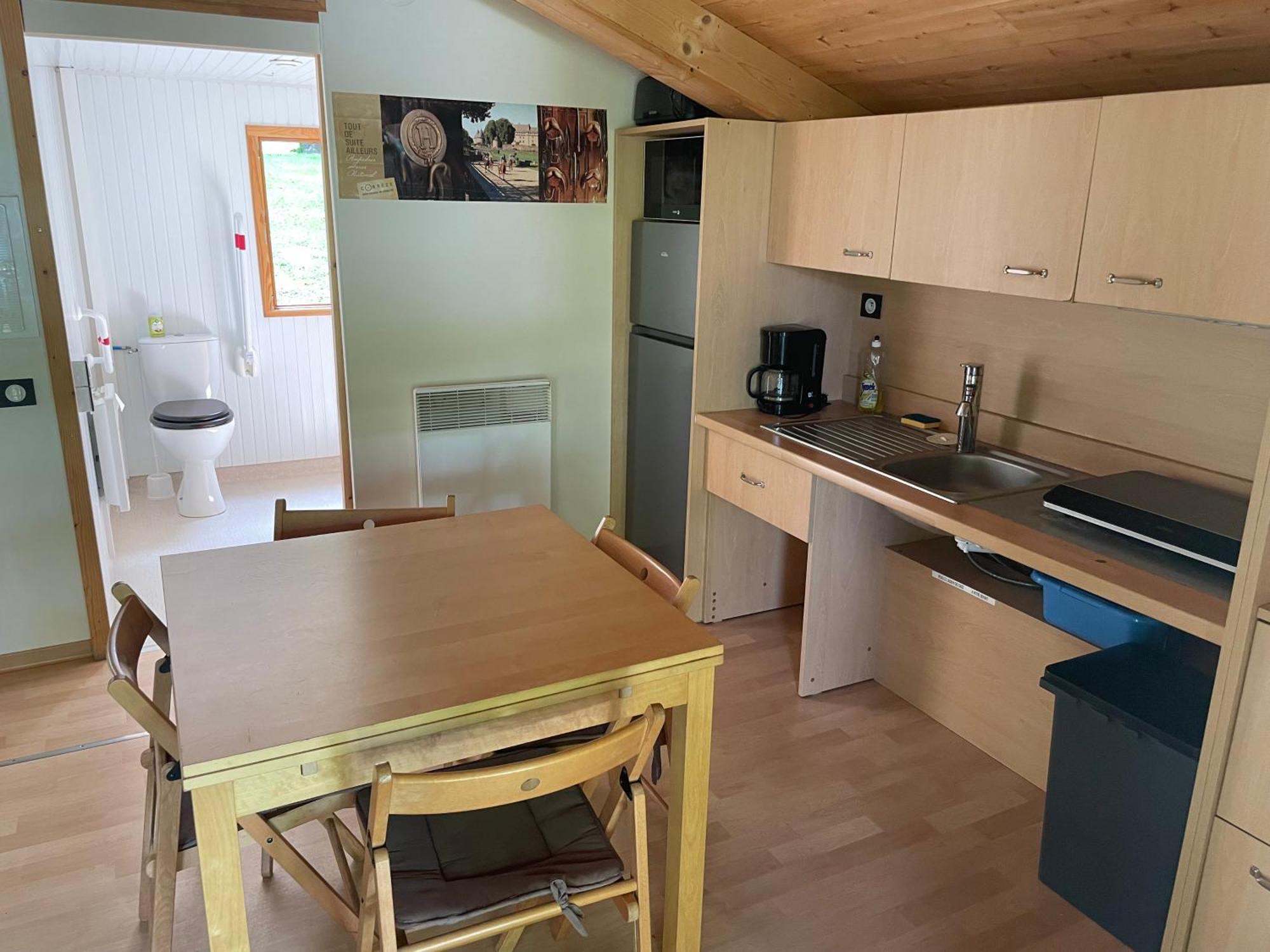 Camping Les Etoiles Saint-Sornin-Lavolps Exterior foto